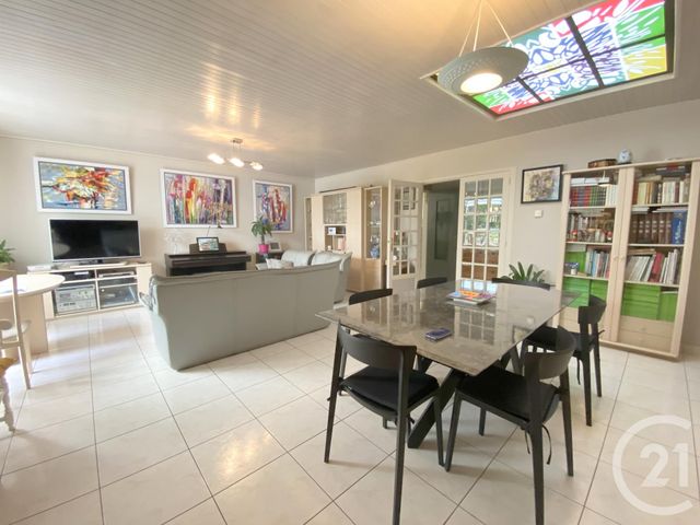 maison à vendre - 7 pièces - 167.0 m2 - LA ROCHE SUR YON - 85 - PAYS-DE-LOIRE - Century 21 Accort'Immo maison à vendre - 7 pièces - 167.0 m2 - LA ROCHE SUR YON - 85 - PAYS-DE-LOIRE - Century 21 Accort'Immo