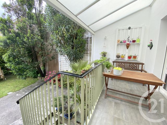 maison à vendre - 7 pièces - 167.0 m2 - LA ROCHE SUR YON - 85 - PAYS-DE-LOIRE - Century 21 Accort'Immo maison à vendre - 7 pièces - 167.0 m2 - LA ROCHE SUR YON - 85 - PAYS-DE-LOIRE - Century 21 Accort'Immo