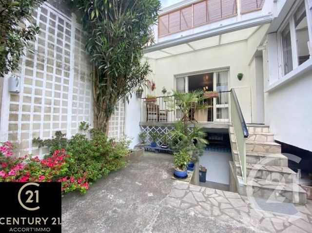 maison à vendre - 7 pièces - 167.0 m2 - LA ROCHE SUR YON - 85 - PAYS-DE-LOIRE - Century 21 Accort'Immo maison à vendre - 7 pièces - 167.0 m2 - LA ROCHE SUR YON - 85 - PAYS-DE-LOIRE - Century 21 Accort'Immo