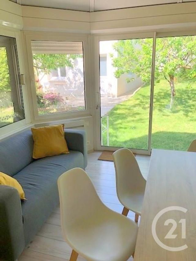 maison à louer - 7 pièces - 117.0 m2 - LA ROCHE SUR YON - 85 - PAYS-DE-LOIRE - Century 21 Accort'Immo
