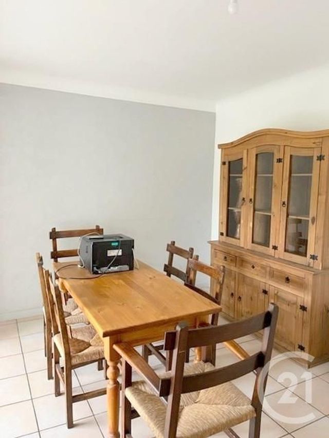maison à louer - 6 pièces - 115.0 m2 - LA ROCHE SUR YON - 85 - PAYS-DE-LOIRE - Century 21 Accort'Immo