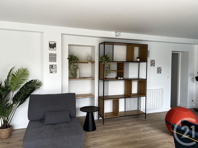 Afficher la photo en grand maison à vendre - 17 pièces - 435.0 m2 - LA ROCHE SUR YON - 85 - PAYS-DE-LOIRE - Century 21 Accort'Immo