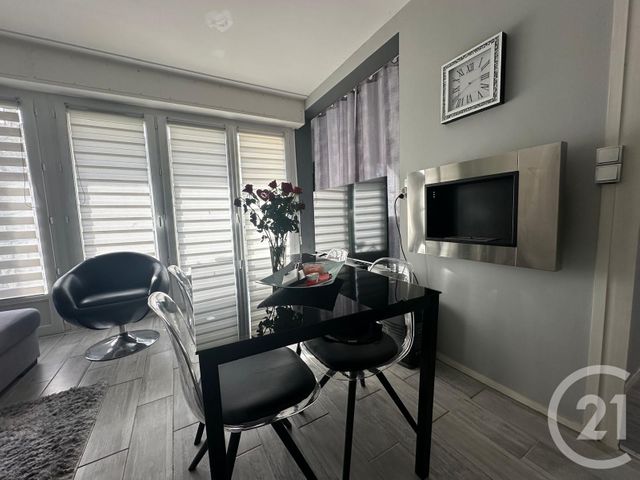 Appartement F4 à vendre - 4 pièces - 68.0 m2 - LA ROCHE SUR YON - 85 - PAYS-DE-LOIRE - Century 21 Accort'Immo