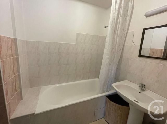 Appartement Duplex à vendre - 2 pièces - 45.0 m2 - LA ROCHE SUR YON - 85 - PAYS-DE-LOIRE - Century 21 Accort'Immo