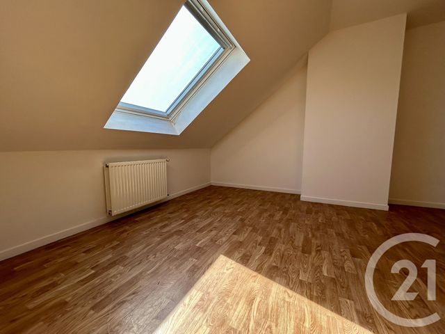 Appartement Duplex à vendre - 3 pièces - 69.0 m2 - LA ROCHE SUR YON - 85 - PAYS-DE-LOIRE - Century 21 Accort'Immo