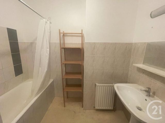 Appartement Duplex à vendre - 2 pièces - 44.0 m2 - LA ROCHE SUR YON - 85 - PAYS-DE-LOIRE - Century 21 Accort'Immo