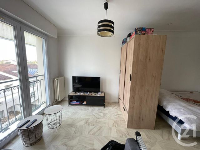 Appartement Studio à vendre - 1 pièce - 32.0 m2 - LA ROCHE SUR YON - 85 - PAYS-DE-LOIRE - Century 21 Accort'Immo