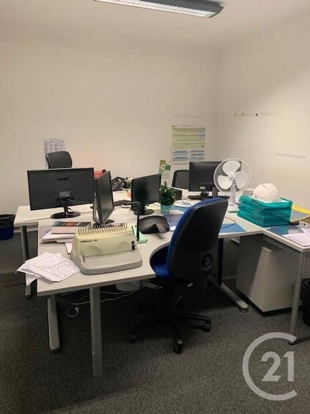 entreprise à louer - 215.0 m2 - LA ROCHE SUR YON - 85 - PAYS-DE-LOIRE - Century 21 Accort'Immo