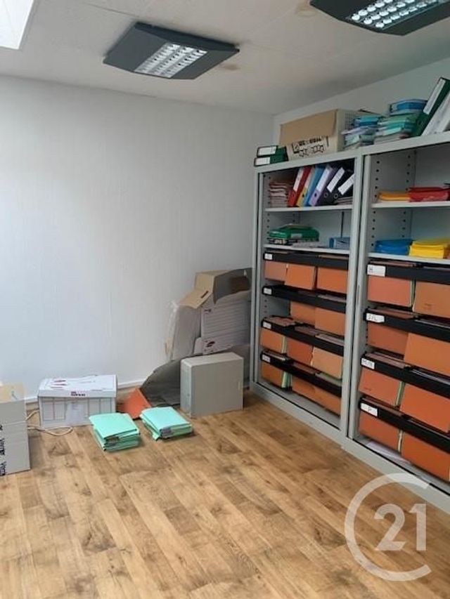 entreprise à louer - 215.0 m2 - LA ROCHE SUR YON - 85 - PAYS-DE-LOIRE - Century 21 Accort'Immo