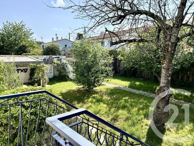 Afficher la photo en grand maison à vendre - 9 pièces - 218.0 m2 - LA ROCHE SUR YON - 85 - PAYS-DE-LOIRE - Century 21 Accort'Immo