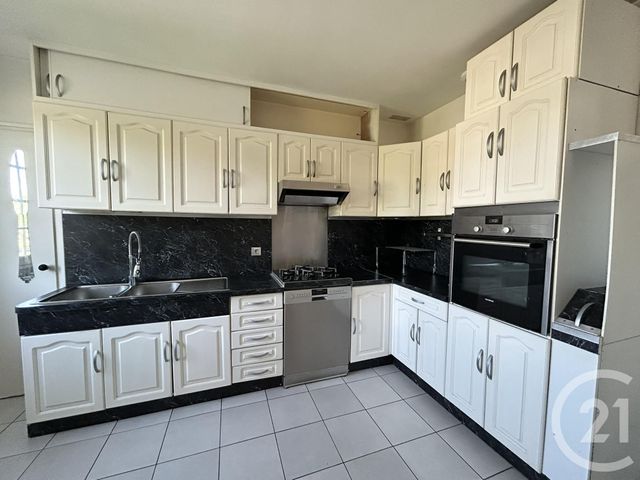 Afficher la photo en grand maison à vendre - 9 pièces - 218.0 m2 - LA ROCHE SUR YON - 85 - PAYS-DE-LOIRE - Century 21 Accort'Immo