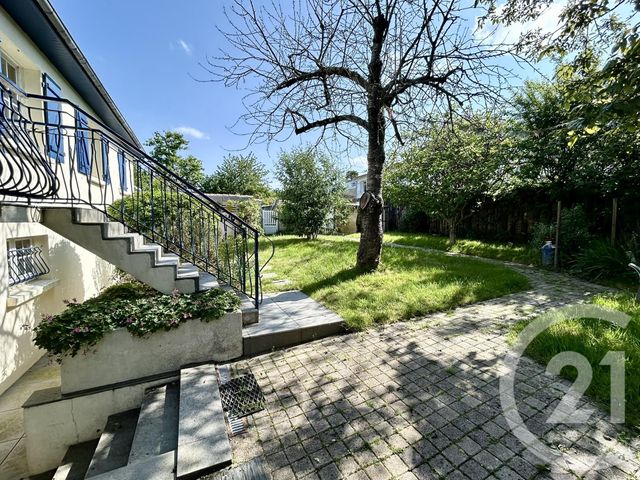 Afficher la photo en grand maison à vendre - 9 pièces - 218.0 m2 - LA ROCHE SUR YON - 85 - PAYS-DE-LOIRE - Century 21 Accort'Immo