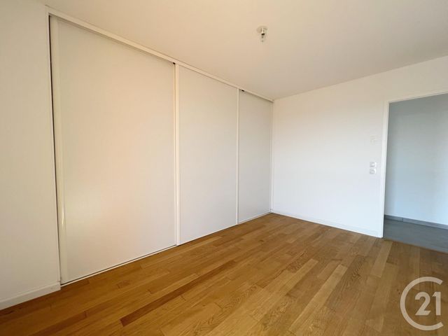 Afficher la photo en grand Appartement à vendre - 4 pièces - 121.62 m2 - LA ROCHE SUR YON - 85 - PAYS-DE-LOIRE - Century 21 Accort'Immo