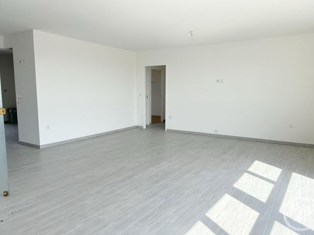 Afficher la photo en grand Appartement à vendre - 4 pièces - 121.62 m2 - LA ROCHE SUR YON - 85 - PAYS-DE-LOIRE - Century 21 Accort'Immo