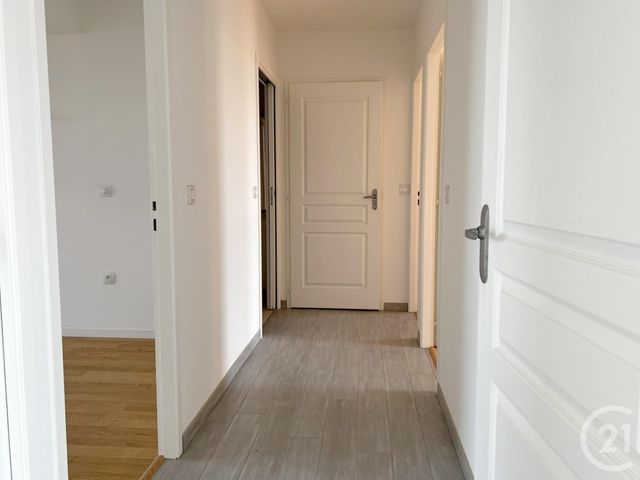 Afficher la photo en grand Appartement à vendre - 4 pièces - 121.62 m2 - LA ROCHE SUR YON - 85 - PAYS-DE-LOIRE - Century 21 Accort'Immo