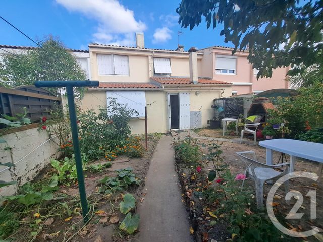 maison à vendre - 6 pièces - 120.0 m2 - LA ROCHE SUR YON - 85 - PAYS-DE-LOIRE - Century 21 Accort'Immo