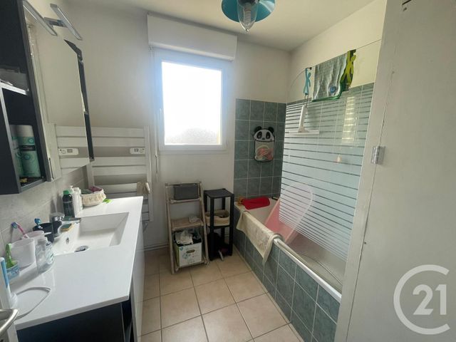 maison à vendre - 6 pièces - 93.0 m2 - LA ROCHE SUR YON - 85 - PAYS-DE-LOIRE - Century 21 Accort'Immo