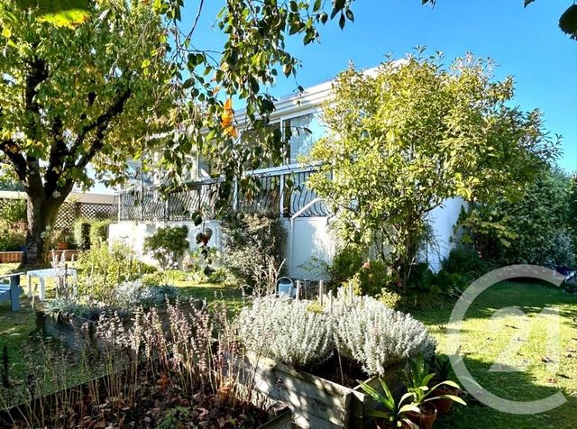 maison à vendre - 7 pièces - 174.0 m2 - LA ROCHE SUR YON - 85 - PAYS-DE-LOIRE - Century 21 Accort'Immo