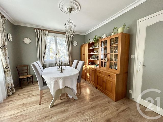 maison à vendre - 7 pièces - 174.0 m2 - LA ROCHE SUR YON - 85 - PAYS-DE-LOIRE - Century 21 Accort'Immo