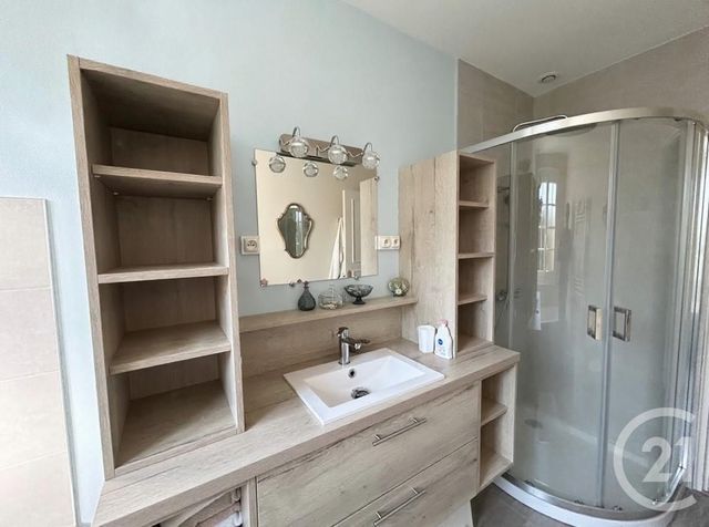 maison à vendre - 7 pièces - 174.0 m2 - LA ROCHE SUR YON - 85 - PAYS-DE-LOIRE - Century 21 Accort'Immo