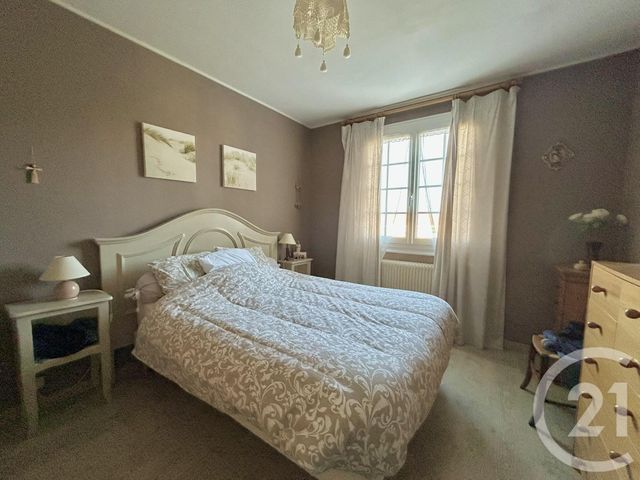 maison à vendre - 7 pièces - 174.0 m2 - LA ROCHE SUR YON - 85 - PAYS-DE-LOIRE - Century 21 Accort'Immo