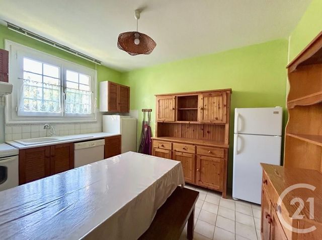 maison à vendre - 7 pièces - 174.0 m2 - LA ROCHE SUR YON - 85 - PAYS-DE-LOIRE - Century 21 Accort'Immo