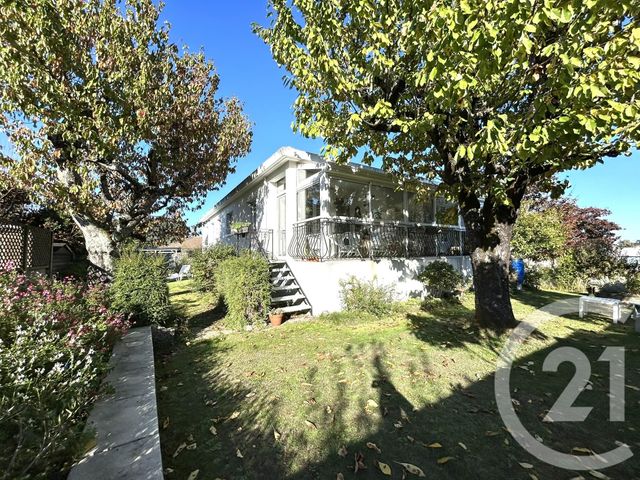 maison à vendre - 7 pièces - 174.0 m2 - LA ROCHE SUR YON - 85 - PAYS-DE-LOIRE - Century 21 Accort'Immo