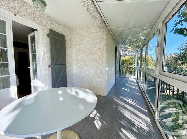 maison à vendre - 7 pièces - 174.0 m2 - LA ROCHE SUR YON - 85 - PAYS-DE-LOIRE - Century 21 Accort'Immo