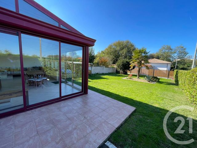 maison à vendre - 7 pièces - 150.0 m2 - LA ROCHE SUR YON - 85 - PAYS-DE-LOIRE - Century 21 Accort'Immo