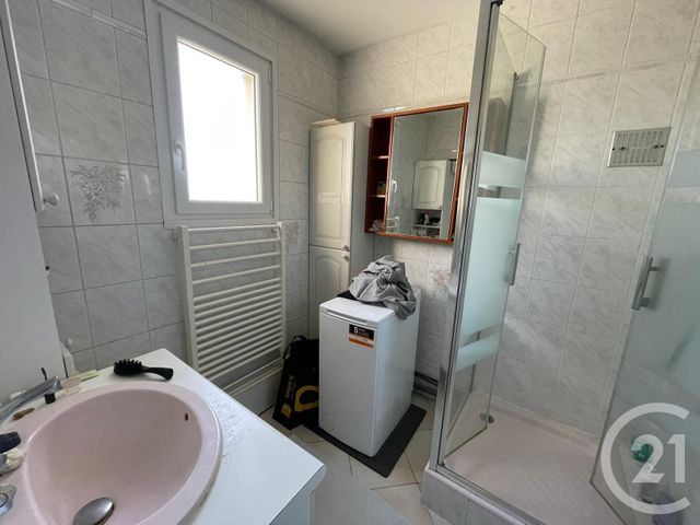 maison à vendre - 6 pièces - 115.0 m2 - LA ROCHE SUR YON - 85 - PAYS-DE-LOIRE - Century 21 Accort'Immo