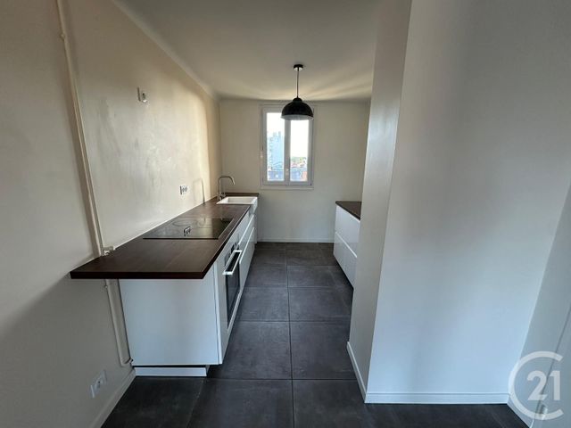 Appartement T3 à vendre - 3 pièces - 75.0 m2 - LA ROCHE SUR YON - 85 - PAYS-DE-LOIRE - Century 21 Accort'Immo