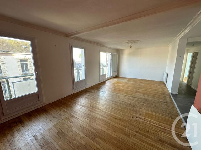 Appartement T3 à vendre - 3 pièces - 75.0 m2 - LA ROCHE SUR YON - 85 - PAYS-DE-LOIRE - Century 21 Accort'Immo