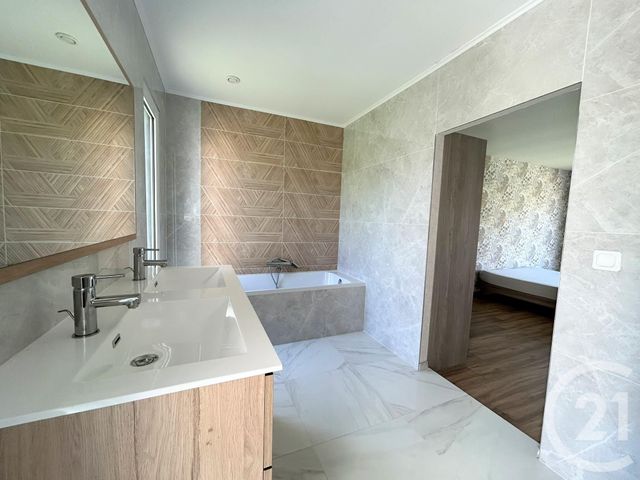 Afficher la photo en grand maison à vendre - 6 pièces - 194.0 m2 - LES LUCS SUR BOULOGNE - 85 - PAYS-DE-LOIRE - Century 21 Accort'Immo