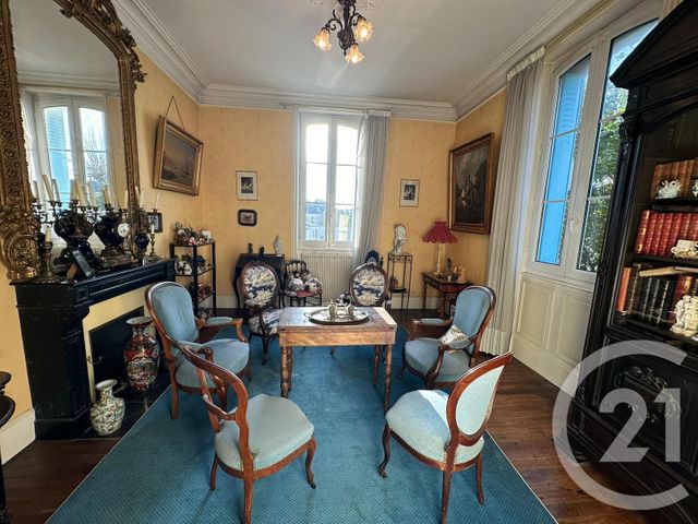 maison à vendre - 8 pièces - 190.0 m2 - LA ROCHE SUR YON - 85 - PAYS-DE-LOIRE - Century 21 Accort'Immo
