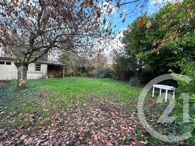 maison à vendre - 8 pièces - 190.0 m2 - LA ROCHE SUR YON - 85 - PAYS-DE-LOIRE - Century 21 Accort'Immo