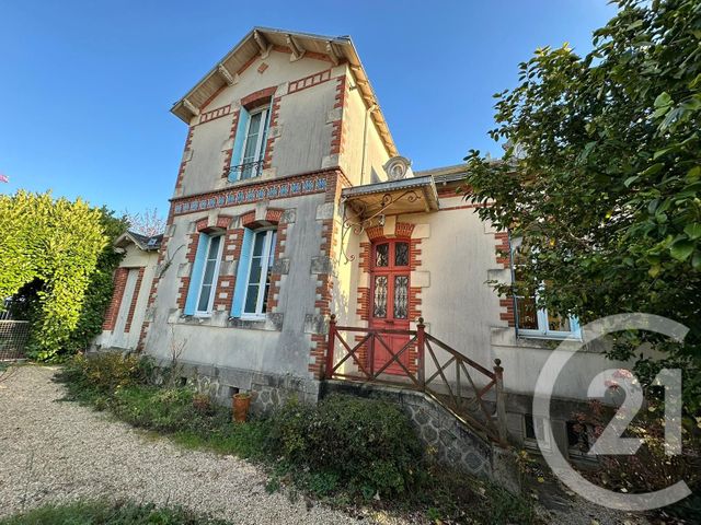 maison à vendre - 8 pièces - 190.0 m2 - LA ROCHE SUR YON - 85 - PAYS-DE-LOIRE - Century 21 Accort'Immo