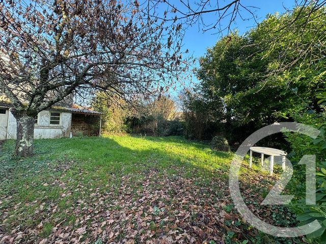 maison à vendre - 8 pièces - 190.0 m2 - LA ROCHE SUR YON - 85 - PAYS-DE-LOIRE - Century 21 Accort'Immo