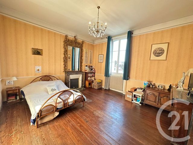 maison à vendre - 8 pièces - 190.0 m2 - LA ROCHE SUR YON - 85 - PAYS-DE-LOIRE - Century 21 Accort'Immo