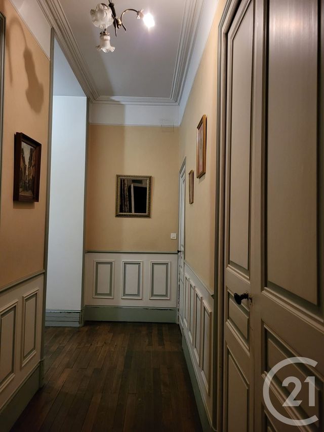 maison à vendre - 8 pièces - 190.0 m2 - LA ROCHE SUR YON - 85 - PAYS-DE-LOIRE - Century 21 Accort'Immo