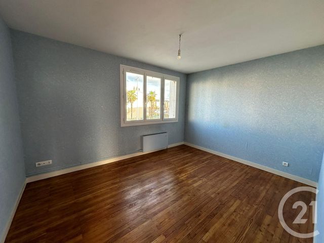 maison à vendre - 5 pièces - 102.0 m2 - LA ROCHE SUR YON - 85 - PAYS-DE-LOIRE - Century 21 Accort'Immo