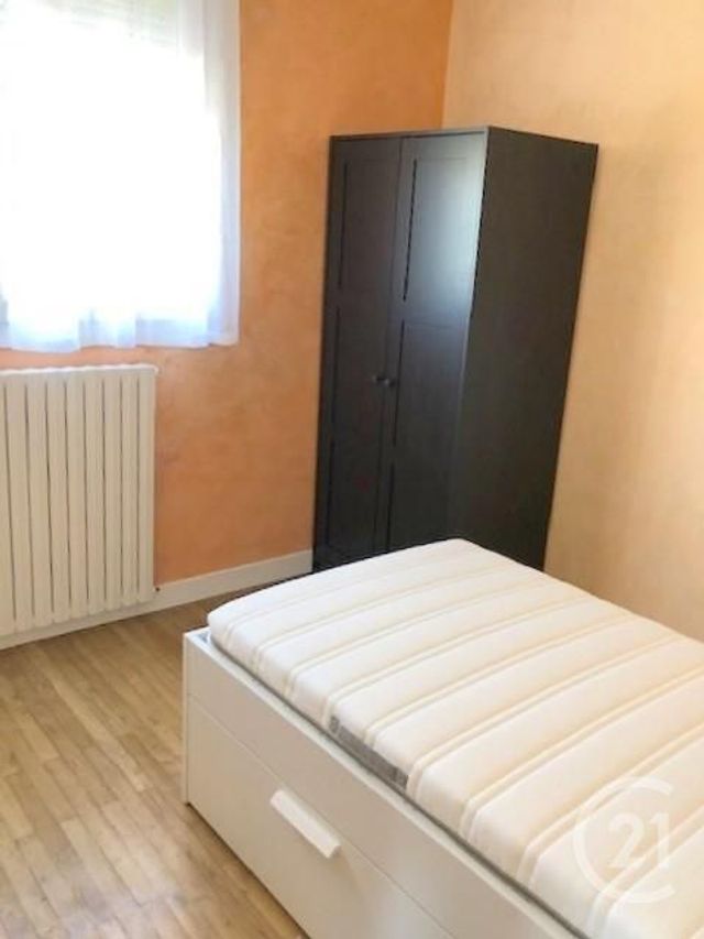 maison à louer - 7 pièces - 117.0 m2 - LA ROCHE SUR YON - 85 - PAYS-DE-LOIRE - Century 21 Accort'Immo