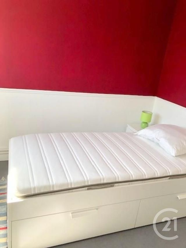 maison à louer - 7 pièces - 117.0 m2 - LA ROCHE SUR YON - 85 - PAYS-DE-LOIRE - Century 21 Accort'Immo