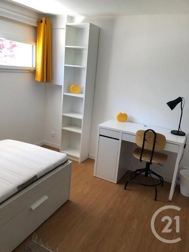 maison à louer - 7 pièces - 117.0 m2 - LA ROCHE SUR YON - 85 - PAYS-DE-LOIRE - Century 21 Accort'Immo