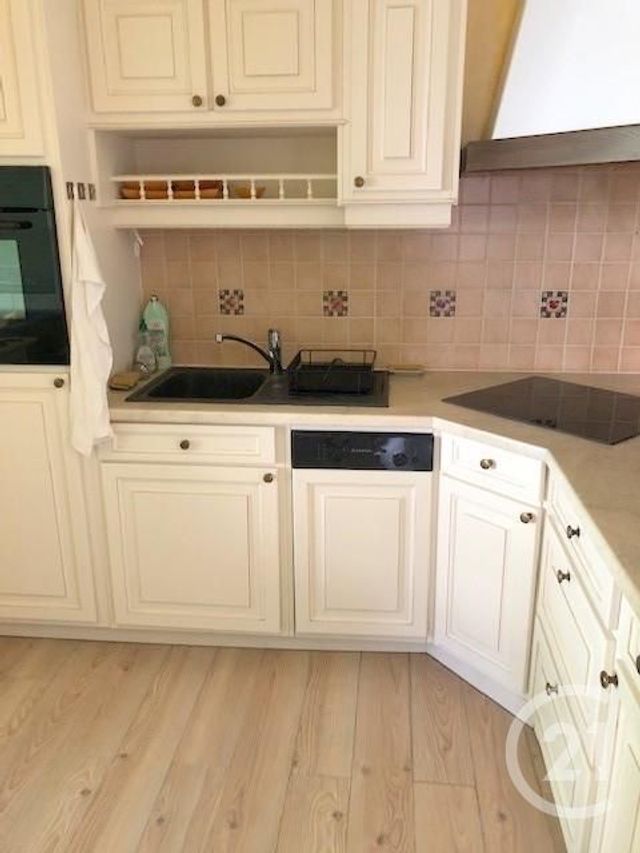 maison à louer - 7 pièces - 117.0 m2 - LA ROCHE SUR YON - 85 - PAYS-DE-LOIRE - Century 21 Accort'Immo