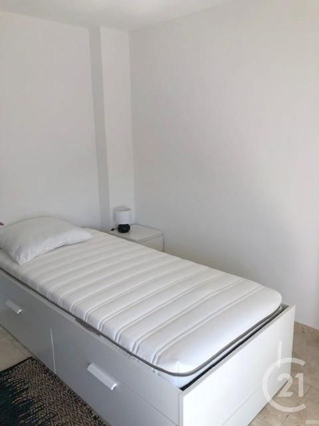 maison à louer - 7 pièces - 117.0 m2 - LA ROCHE SUR YON - 85 - PAYS-DE-LOIRE - Century 21 Accort'Immo