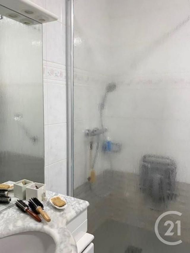 Appartement F5 à vendre - 5 pièces - 101.66 m2 - LA ROCHE SUR YON - 85 - PAYS-DE-LOIRE - Century 21 Accort'Immo