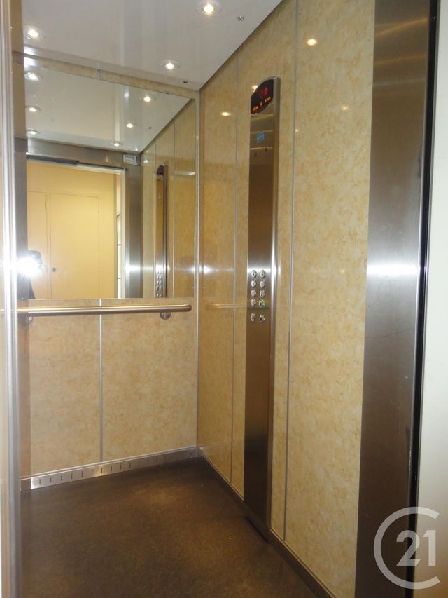 Appartement F5 à vendre - 5 pièces - 101.66 m2 - LA ROCHE SUR YON - 85 - PAYS-DE-LOIRE - Century 21 Accort'Immo