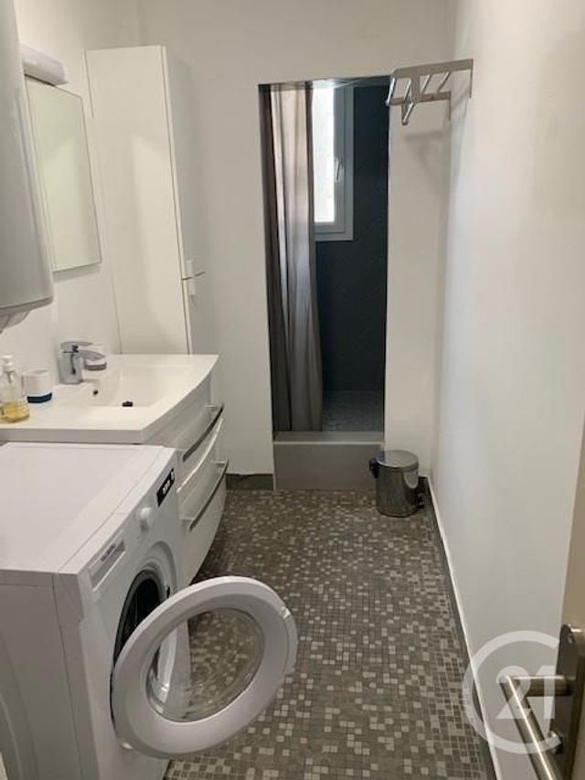 Appartement à louer - 3 pièces - 57.15 m2 - LA ROCHE SUR YON - 85 - PAYS-DE-LOIRE - Century 21 Accort'Immo