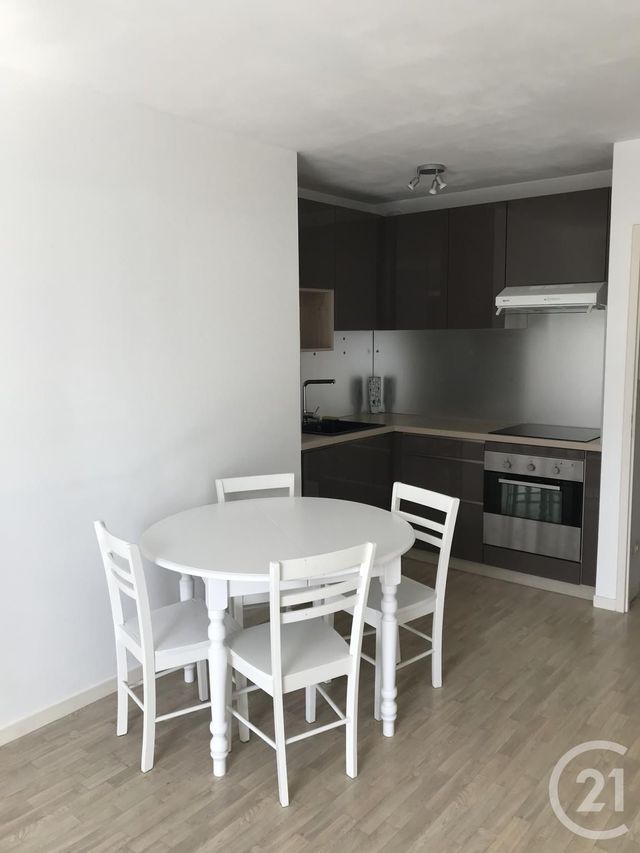 Appartement à louer - 2 pièces - 42.99 m2 - LA ROCHE SUR YON - 85 - PAYS-DE-LOIRE - Century 21 Accort'Immo