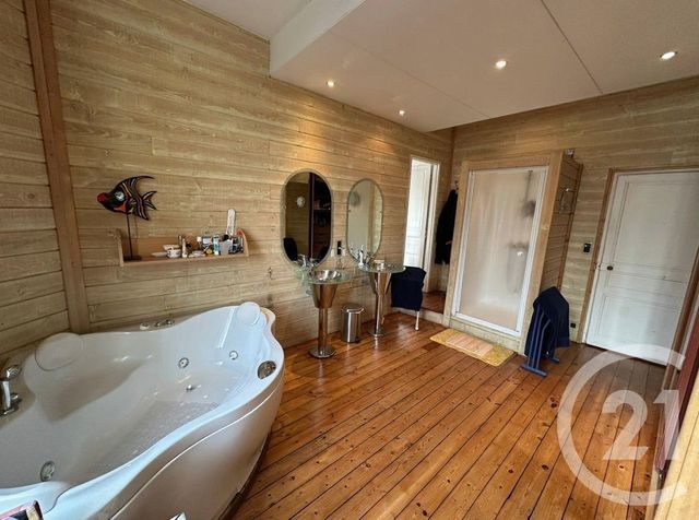 maison à vendre - 6 pièces - 185.61 m2 - LA ROCHE SUR YON - 85 - PAYS-DE-LOIRE - Century 21 Accort'Immo